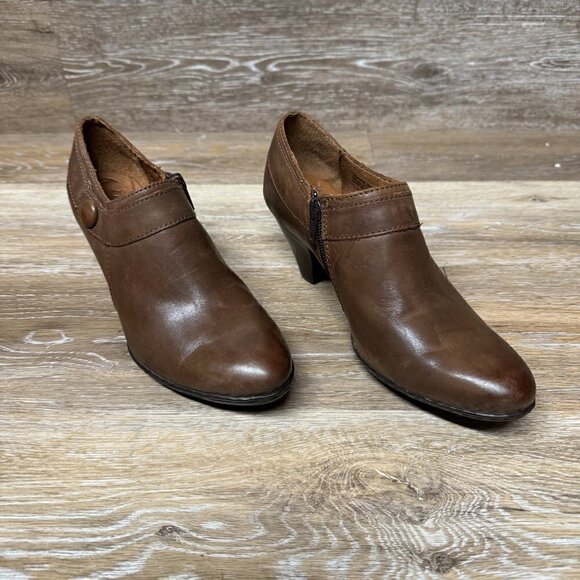 BORN  Women's Calixta Button Brown Side Zip Booties Size 6 - Picture 6 of 7